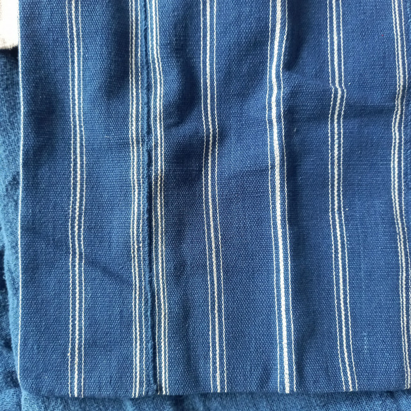 【促銷】凱倫手織肩包/靛藍（白條紋）/植物染棉，手工縫製/獨一無二 第5張的照片