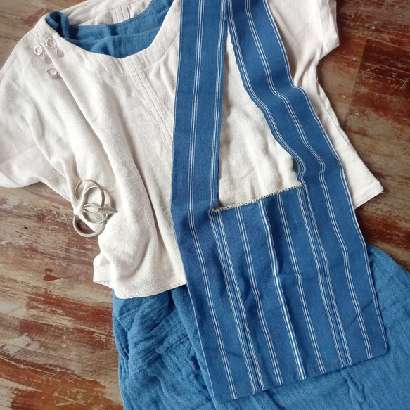 【促銷】凱倫手織肩包/靛藍（白條紋）/植物染棉，手工縫製/獨一無二 第1張的照片