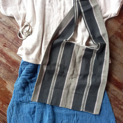 [セール]カレン族の手織りショルダーバッグ/ダークグレー×モスグリーン /草木染めコットン, 手縫い/1点もの 1枚目の画像