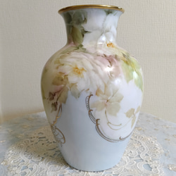 ★花瓶(ホワイトローズ)高さ30cm横幅約15cm 3枚目の画像