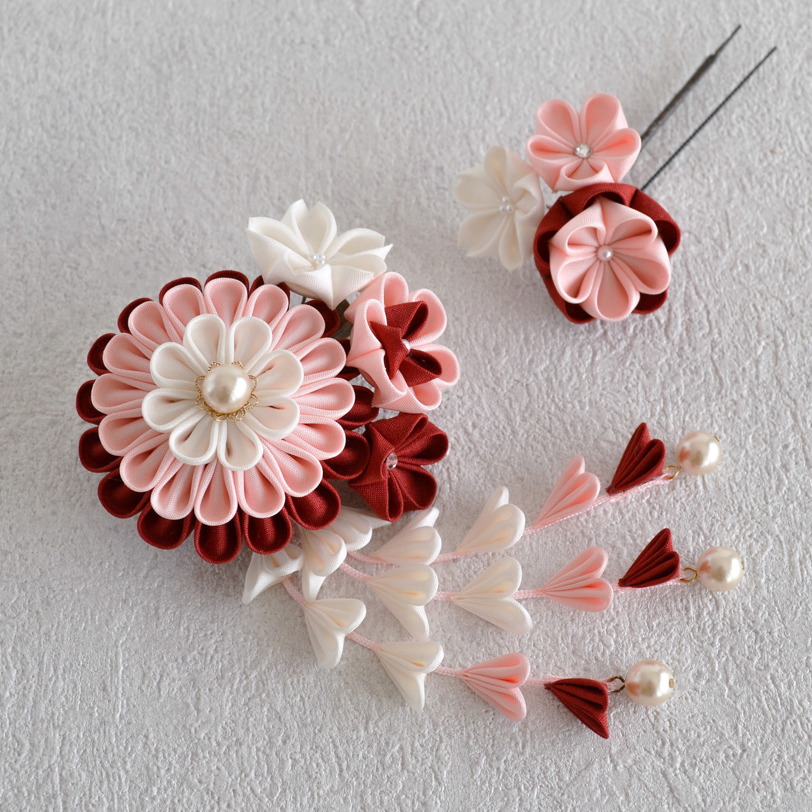 ダリアと仲間たち ✤ ピンク　ヘアクリップ＆Uピン　成人式 卒業式 結婚式のお呼ばれ 七五三　つまみ細工の髪飾り
