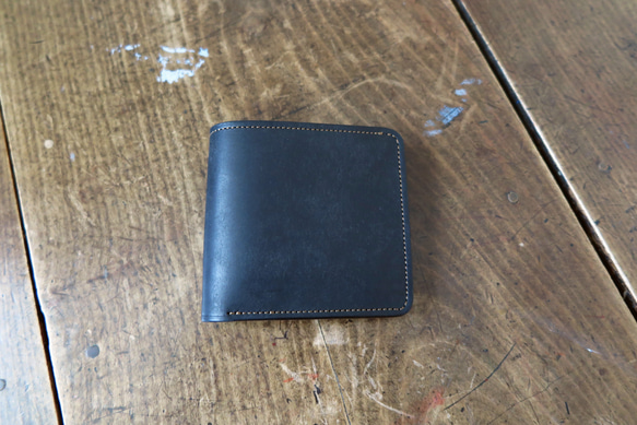 Strato 二つ折り財布（小銭入れ付き）プエブロ/ブラック 1枚目の画像