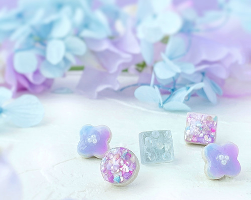 No.551 紫とピンクのお花と雫ビーズのハンドメイドピアス 【公式通販】