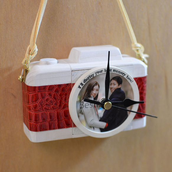 時計付カメラ型フォトフレーム　クロコダイル赤 2枚目の画像