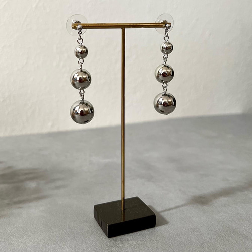 人気 3連メタルボール 金属アレルギー対応 ピアス ニッケルフリー