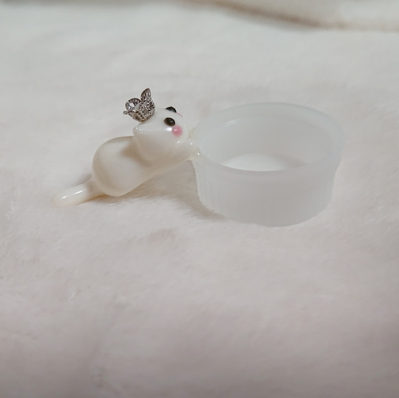 【容器】にゃんこ付き小皿 白猫・花冠 6枚目の画像
