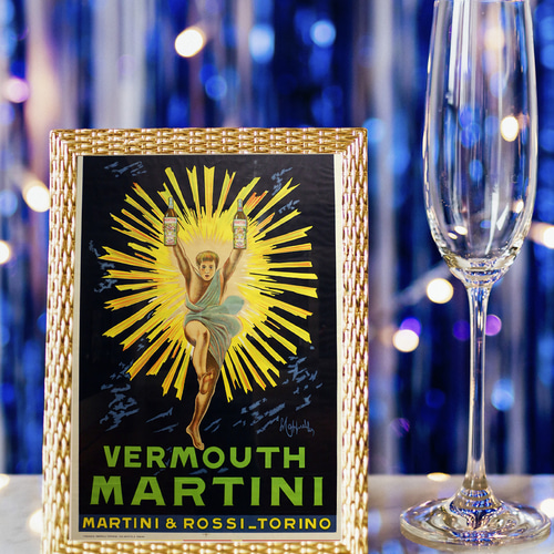 NO.412】お酒を掲げる男性アートポスター☆個性的夏インテリア  