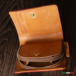 【イタリアンレザー】 IBIZA+MAYA　ファスナー小銭入れ付き手縫い二つ折り財布　レッドxブラウン 4枚目の画像