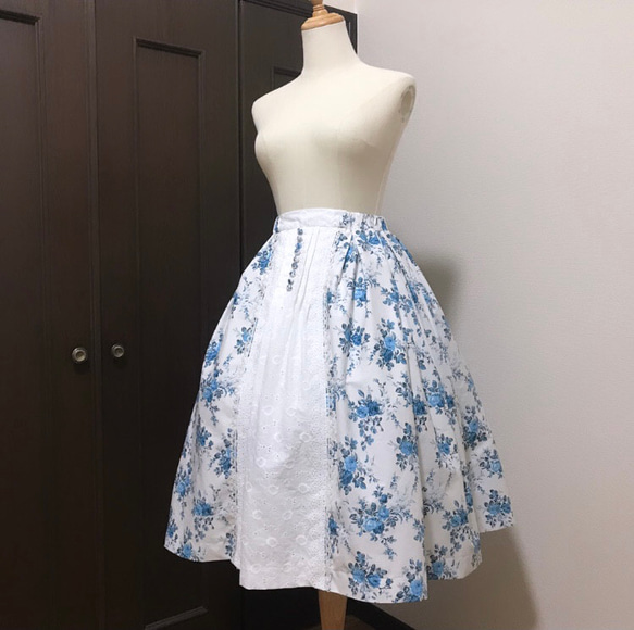 処分価格♡新品♡バラ柄フレアスカート ブルー 貴族の青薔薇スカート】 フレアスカート Ruinasan 通販 14341244