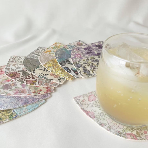 リバティプリント』使用❇︎葉っぱのパッチワークコースター(黄色緑系