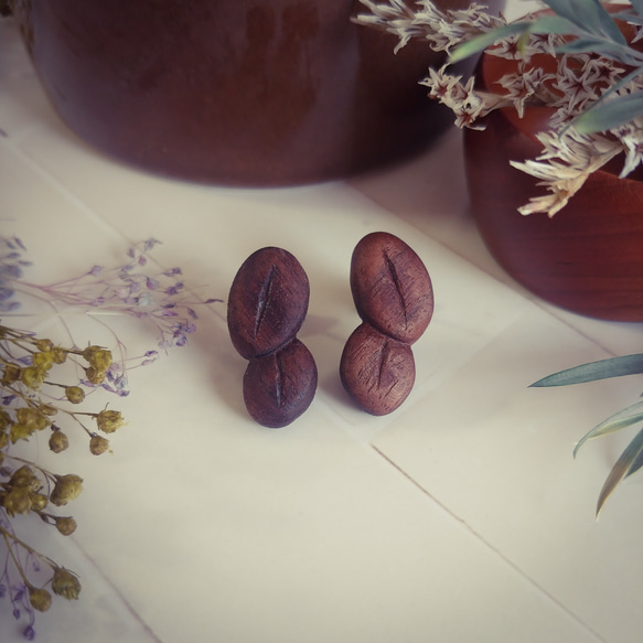 コーヒー豆のピアス 1枚目の画像