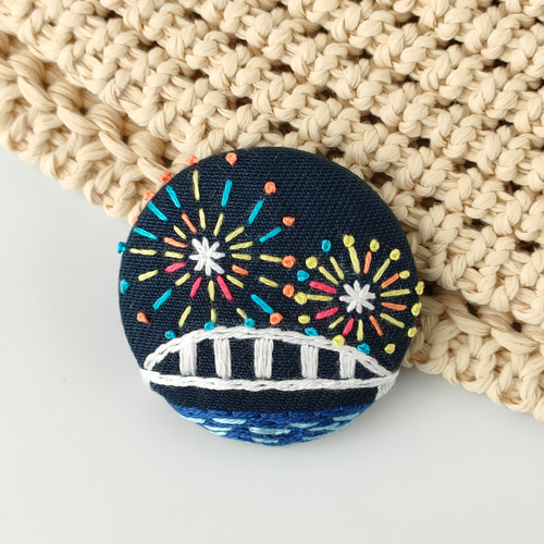 【専用】ハンドメイド　刺繍ブローチ　ヘアゴム 刺繍ブローチ ヘアゴム 猫 ブローチ ハチワレ猫 ホタルブクロ