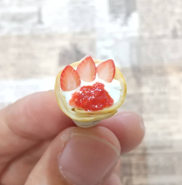 トロッと苺ソースのいちご生クリームクレープ☆ 3枚目の画像