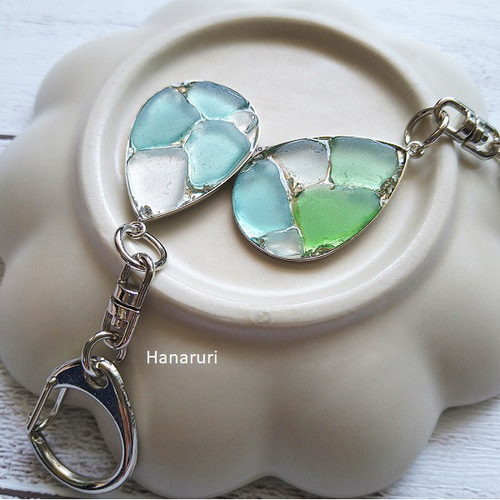 シーグラスキーホルダー シーグラスのキーホルダー、キーリング 海の贈り物 ブルー、グリーン