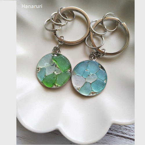 シーグラスのキーホルダー、キーリング 海の贈り物 ブルー、グリーン