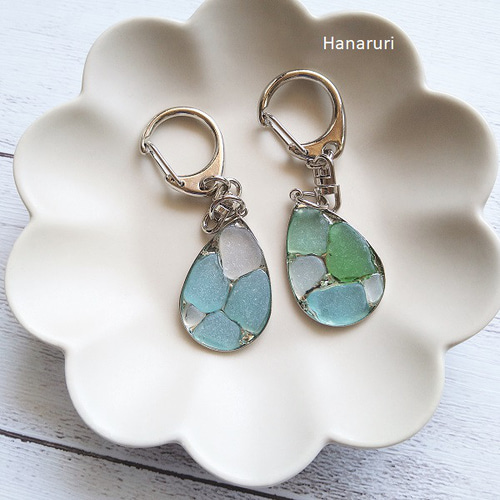 シーグラスのキーホルダー、キーリング 海の贈り物 ブルー、グリーン