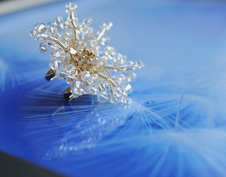 氷華　雪の結晶帯留め　きらめくクリスタル