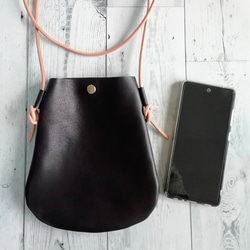 スマホショルダー（シュリンクブラック）サコッシュ レザー 本革