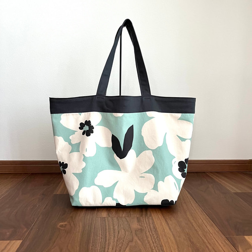 マチ20cmポケットいっぱい！アウトドアに便利/保育園用ママバッグ、お