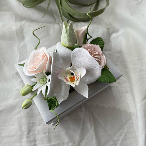 送料無料【粘土のお花】sale!クレイフラワー 胡蝶蘭と薔薇のボックス