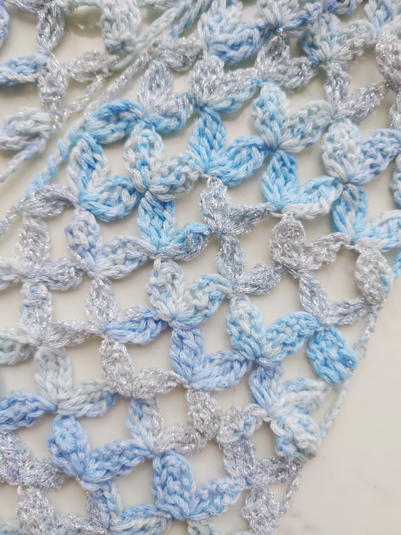 ストール バタフライ 花 ブルーMIX ラメ 編み 手編み 編み物 母の日 プレゼント 2枚目の画像