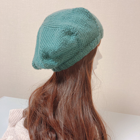 ニット帽　グリーン　手編み　ベレー帽　シンプル　1年中着用できる　おしゃれ 3枚目の画像