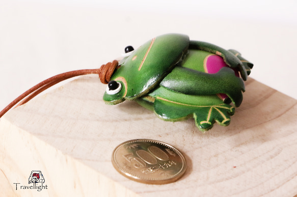 カエル本革　バッグチャーム　贈り物　 4枚目の画像