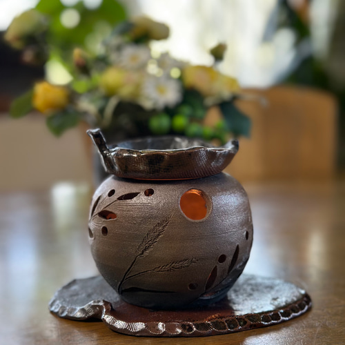 再販】満月と三日月の灯りが揺れる焼き締め茶香炉 癒しの香り
