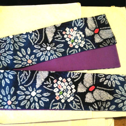 【新品】綿半幅帯･有松絞と無地パープル　紫陽花蝶々　浴衣帯･リバーシブル 1枚目の画像