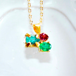 - shuwa shuwa - k18gp Ruby & Emerald & Apatite Pendant Top 1枚目の画像