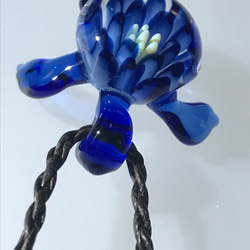 花模様のウミガメペンダント　　青 6枚目の画像