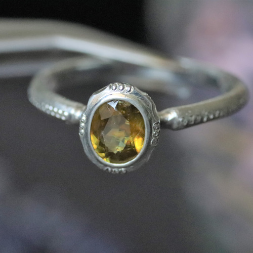 天然スフェーン0.57カラット ふくりん留めシルバーリング 一点物 指輪