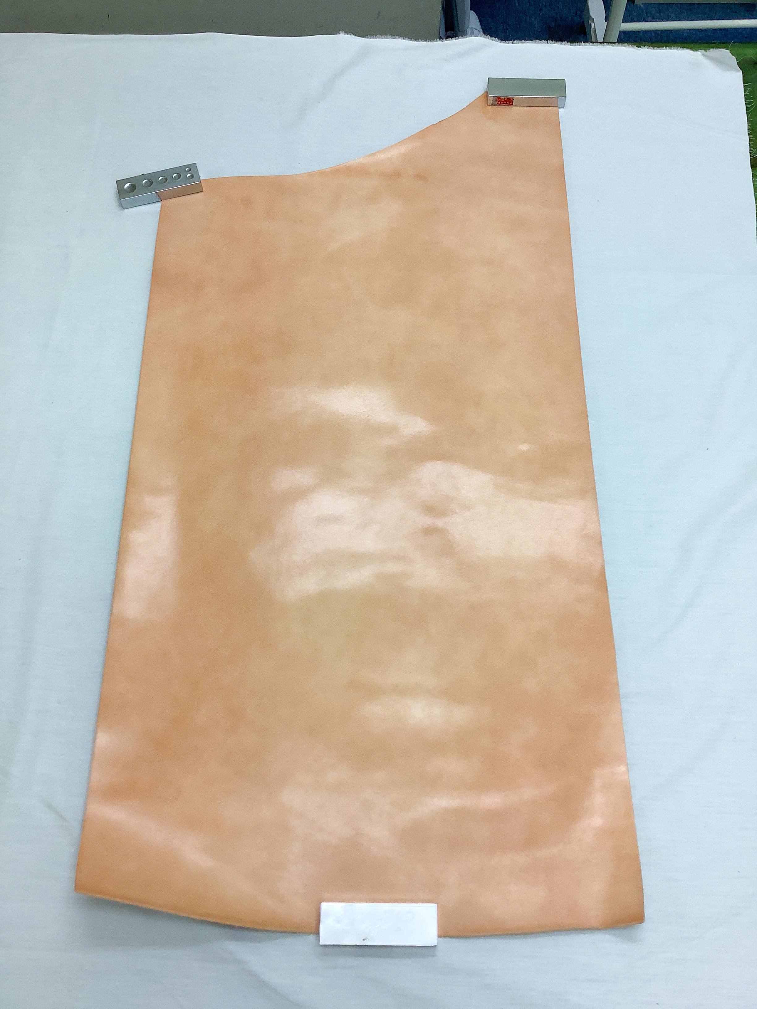 オリジナルサドルレザー　Sサドル切り革　　　ナチュラル　　　1.5mm厚