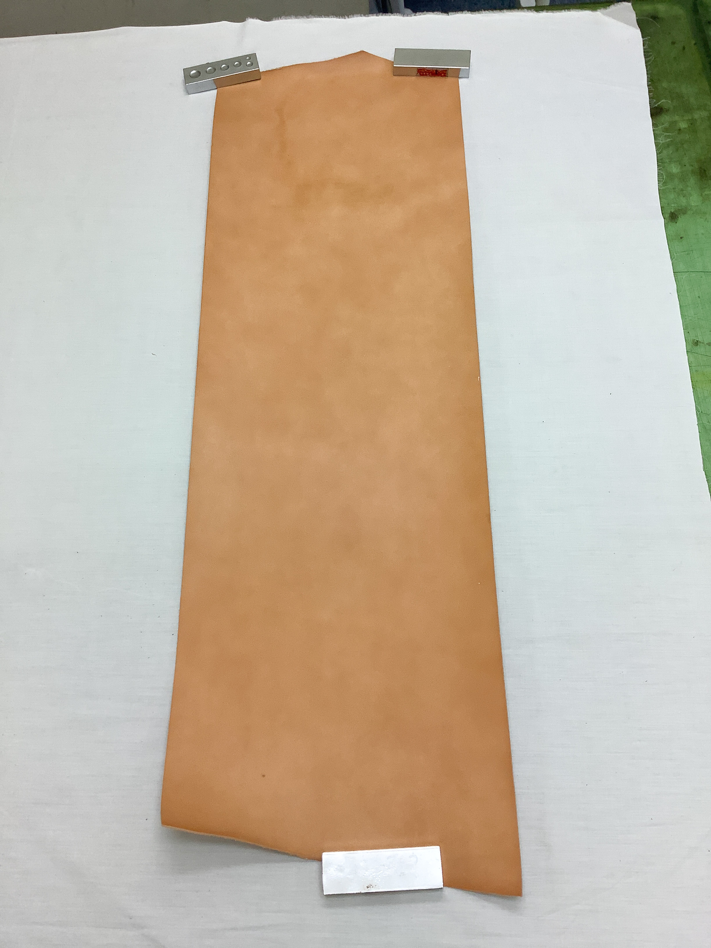 オリジナルサドルレザー　Sサドル切り革　キャメル　1.5mm厚