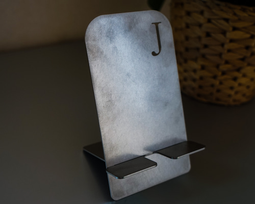 ステンレス研磨加工 スタイリッシュなスマホスタンド／レシピスタンド