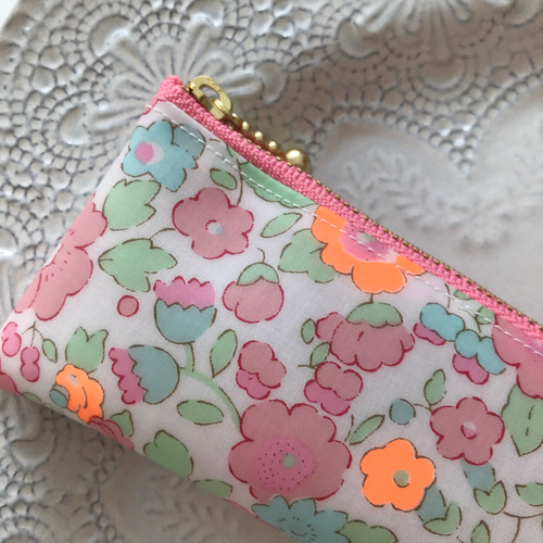 リバティ ラミネート 中身が見えるペンケース ベッツィネオンカラー・PU/PK ペンケース ⌘ ベッツィ ネオンオレンジ・ピンク ⌘ リバティ