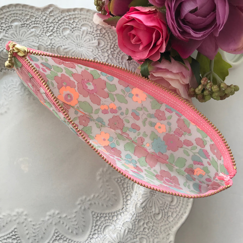 リバティ ラミネート 中身が見えるペンケース  ベッツィ ネオンカラー・OR リバティのスリムなペンケース＊ネオンベッツィ ペンケース She