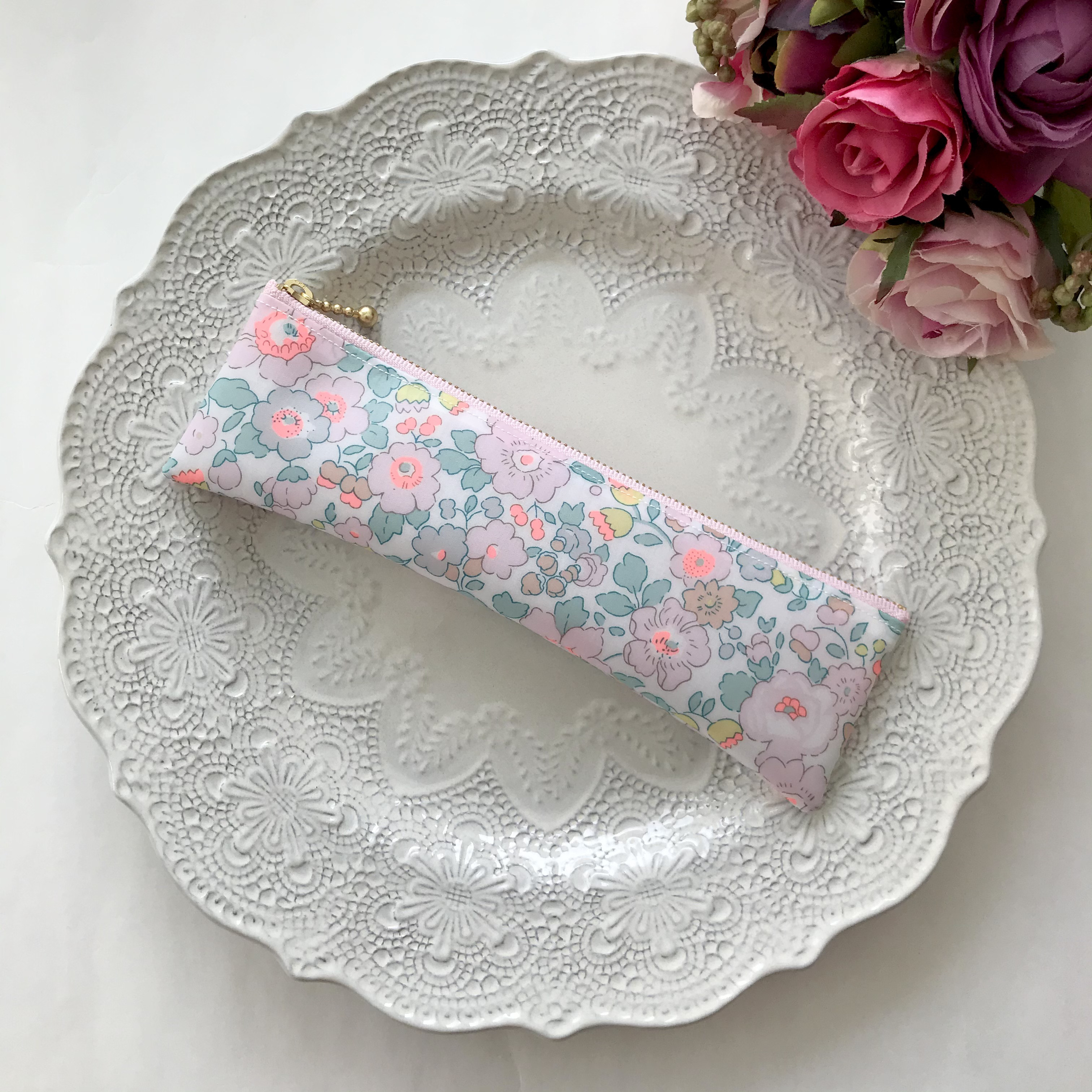リバティ ベッツィ ペンケース ラミネート CG 877e247cd7a40070adaf0710299d5b