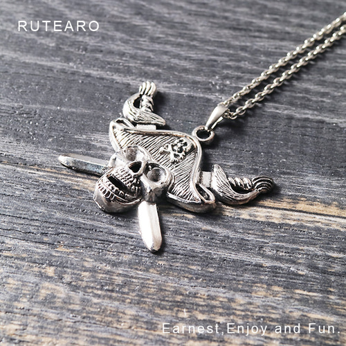 海賊の中の海賊であったスカルネックレス ― メンズネックレス