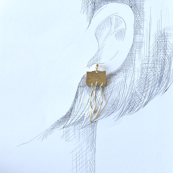 真鍮 ふわふわ ねこみみくらげの耳飾り チタンピアス/ノンホールピアス 8枚目の画像