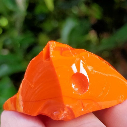 アンダラクリスタル オレンジ 天然石 68.4グラムの美しいレインボー