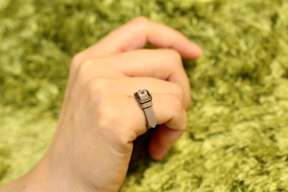 真皮小帶環 | 灰褐色 第4張的照片