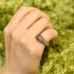 真皮小帶環 | 灰褐色 第5張的照片