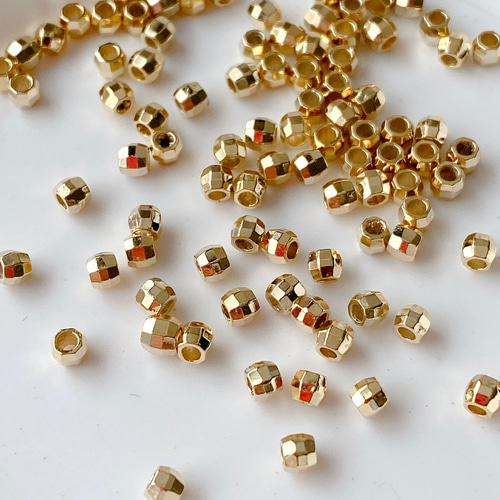 熱販売 14kgf】多角形ビーズ B 3mm 10個 穴あき ビーズ ピアスパーツ アクセサリー