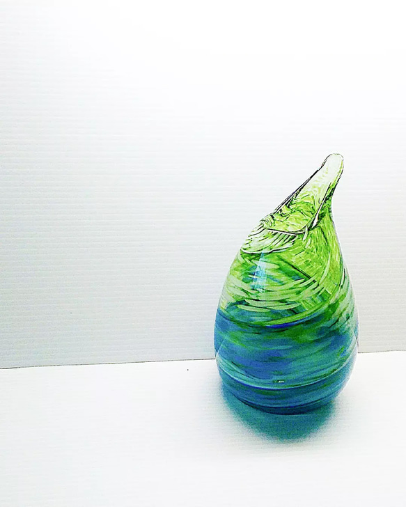ひっぱり　/　吹きガラス　/　ガラスの花瓶　/　青緑色 2枚目の画像
