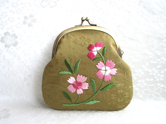 日本刺繍 なでしこ 絹のがま口ポーチ・化粧ポーチ ☆鶯色