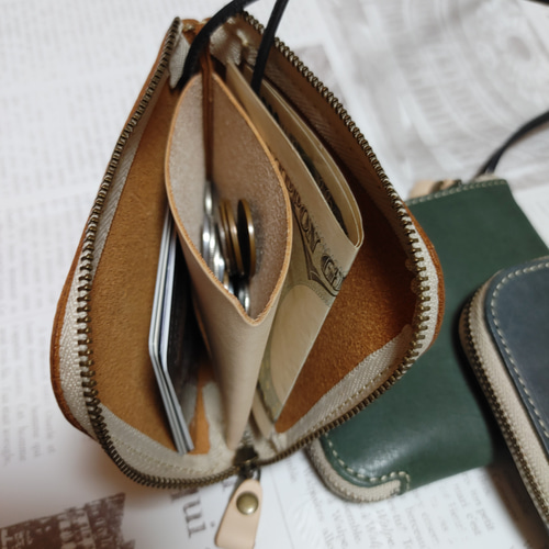 GANZO 財布　ネックストラップ付き￼ ポケットやカバンに収納するのではなく、魅せる財布なら【ネック
