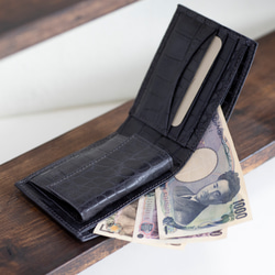 立体感のあるワニ革模様　ネイビー　ハーフウォレット　クロコエンボスレザー　二つ折り財布　スリム　aw-14ec 6枚目の画像