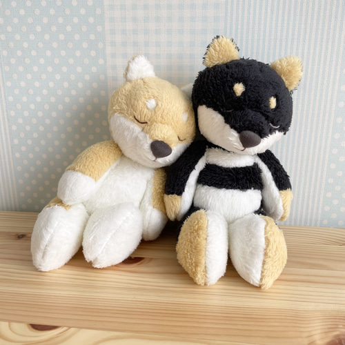 柴犬のぬいぐるみ『おすわりねんね』 ぬいぐるみ TSUTOLAB(ツトラボ
