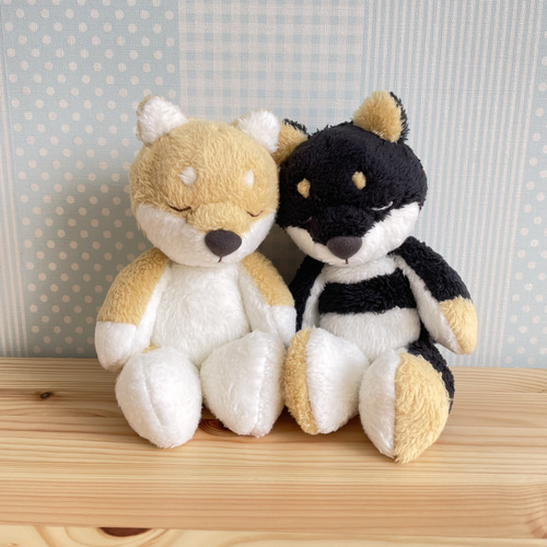柴犬のぬいぐるみ『おすわりねんね』 ぬいぐるみ TSUTOLAB(ツトラボ